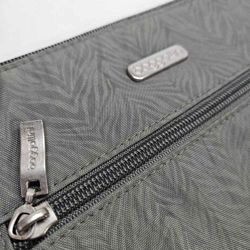Baggallini Nylon Slim Crossbody Lightweight Bag Purse Olive Green
